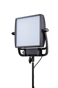 Stufenloses Dimmen des LED-Panel ist ebenso möglich wie der Betrieb mit Tages- oder Kunstlicht.